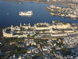 Raj Palace Udaipur Exterior photo